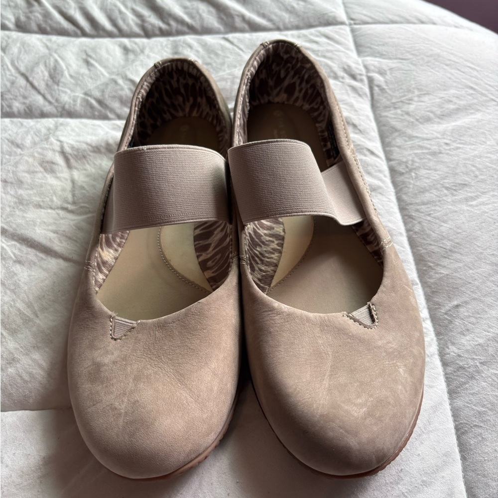 New Women’s Taupe Slip-On Ballet Flats